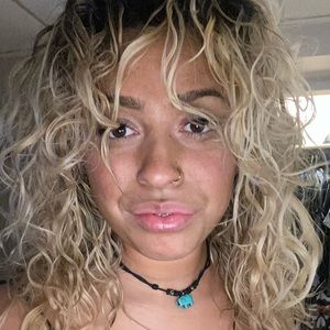 Meet your Posher, Elyse